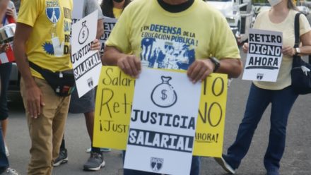 Maestros en protesta por el retiro digno y la justicia salarial