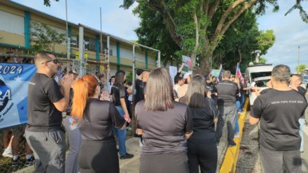Protesta magisterial por problemas en la planta física y calor en las escuelas en Puerto Rico desde octubre de 2023.